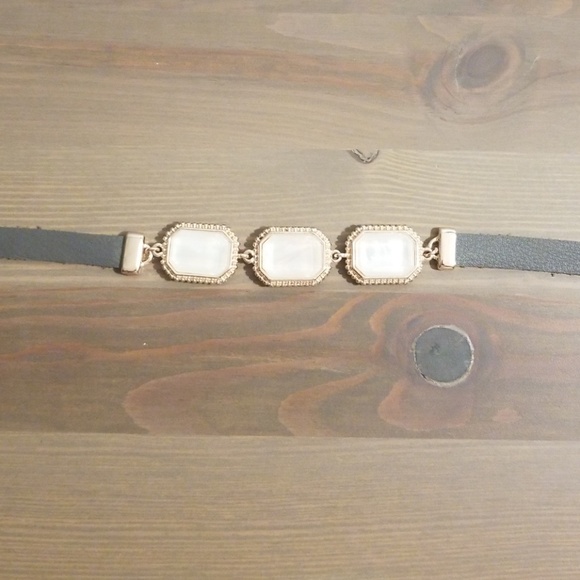 Choker - Picture 2 of 2